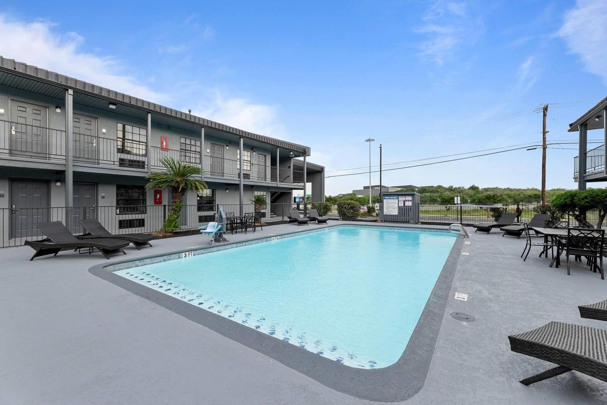 Days Inn By Wyndham San Antonio Near Lackland Afb 外观 照片